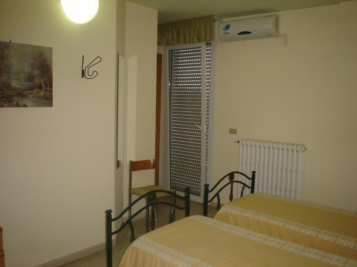Hotel Esperia Sammichele Di Bari Pokoj fotografie